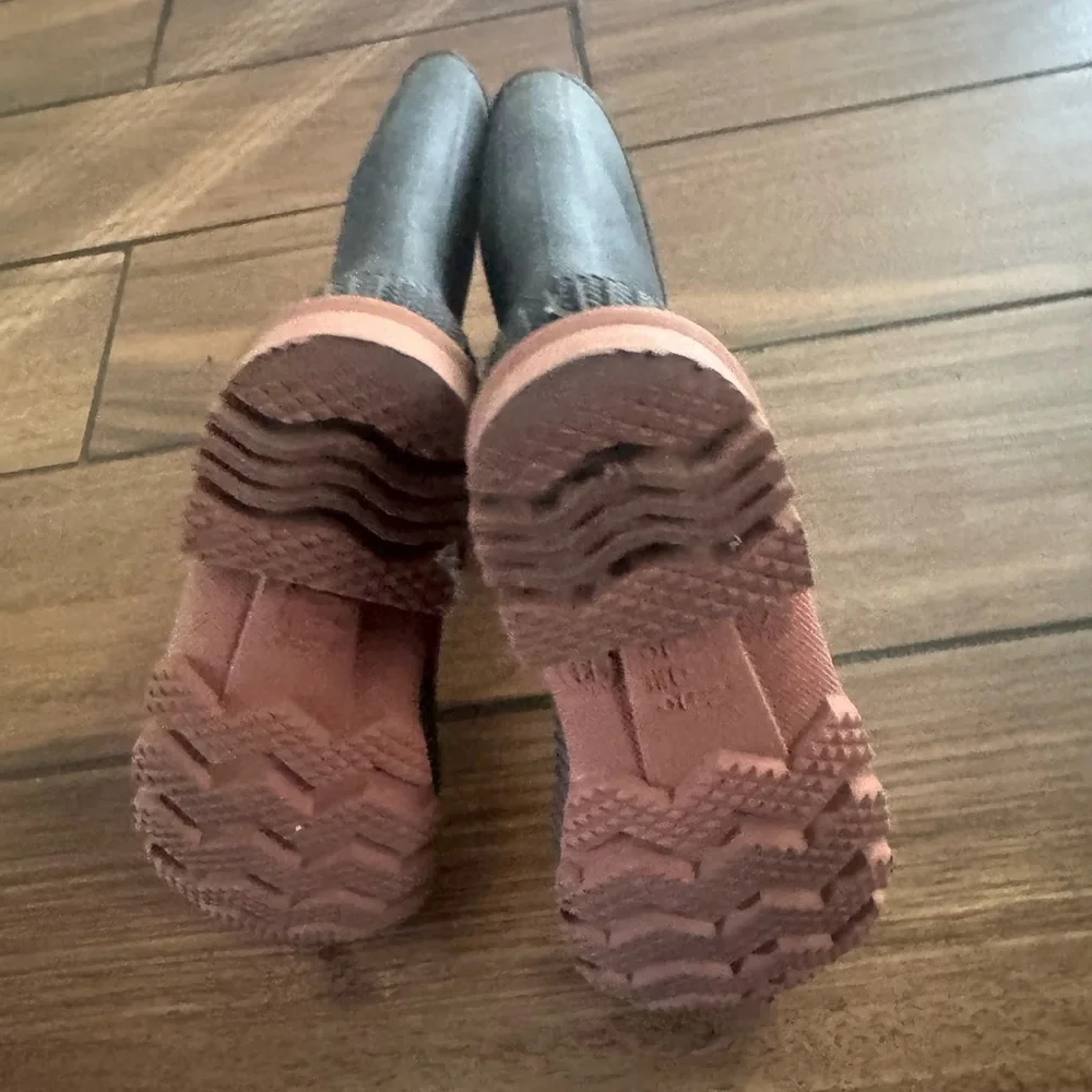 Kids Black Rubber rain Boots size 13